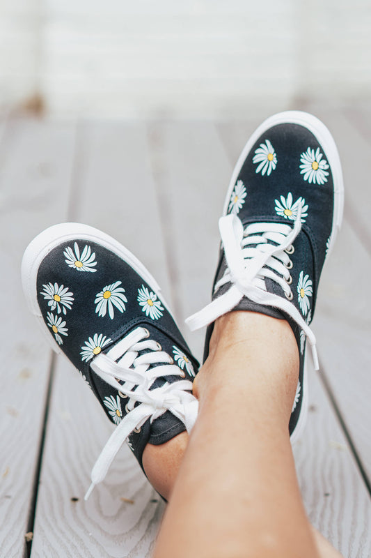 DIY Daisy Print Canvas Shoes with Heat Transfer Vinyl