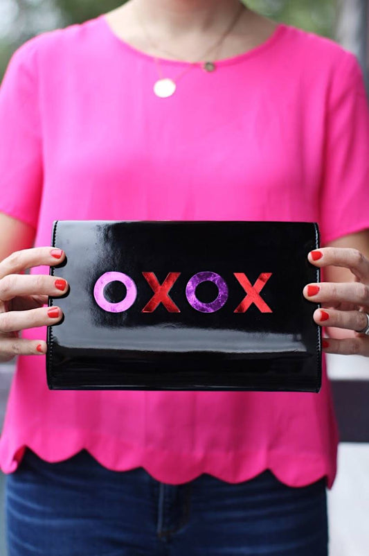 DIY Valentine's Day Project: How to Apply Foil Heat Transfer Vinyl on a Patent Leather Clutch