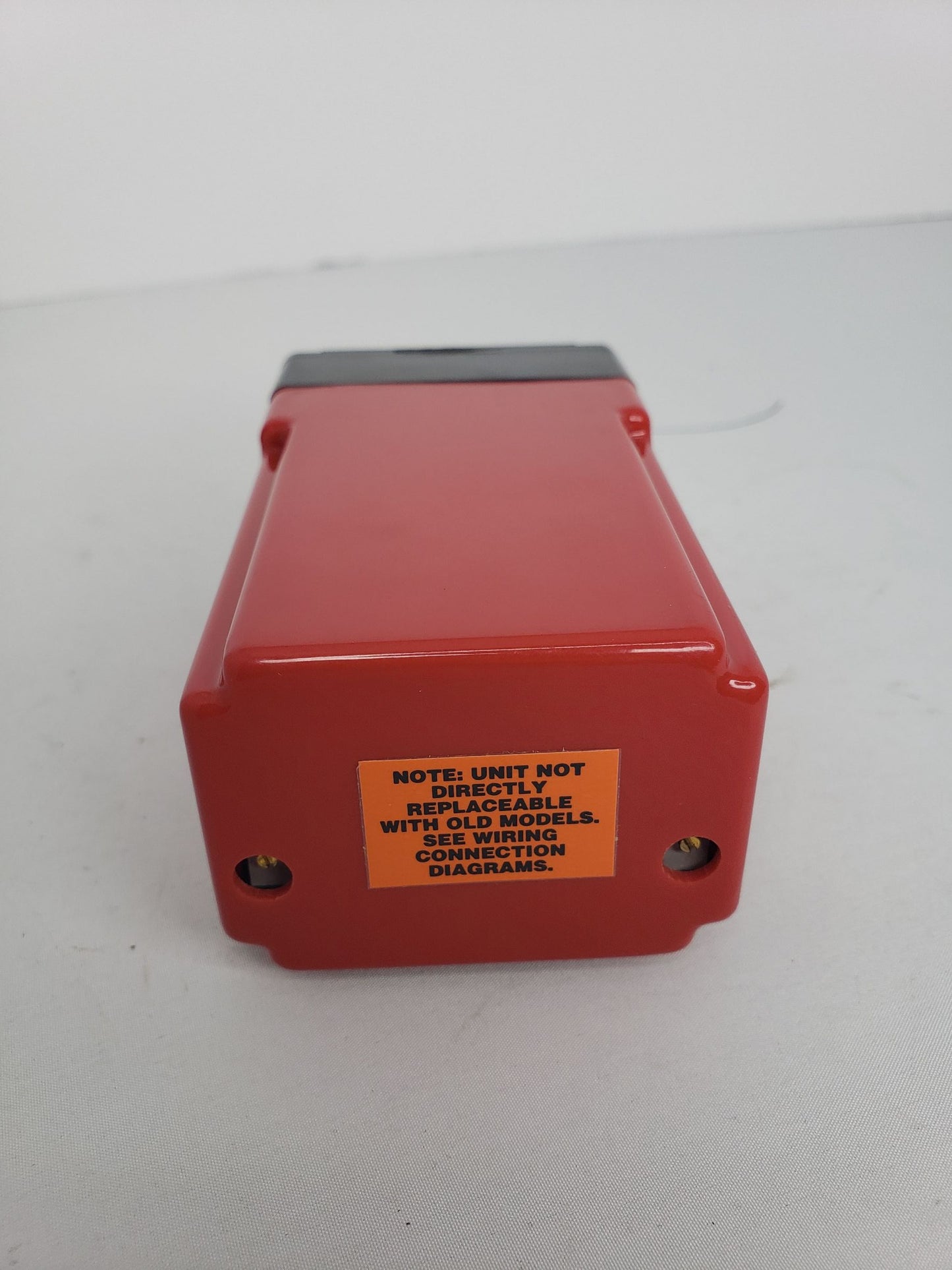 Red Lion PRA1-1011 Frequency to Analog Converter 115V 1 PCS New Condition