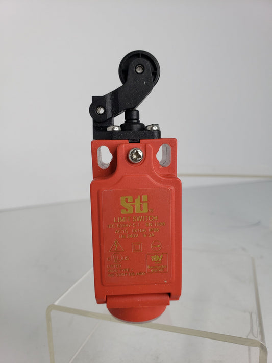 Sti IEC60947-5-1 limit switch lever roller 1 PCS New Condition