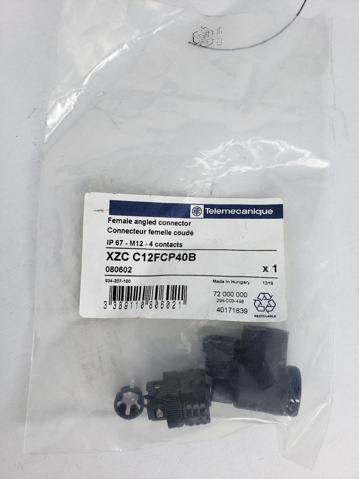 Schneider Electric Telemecanique Female, M12, 4 pin, Elbowed Connector, Cable Gland Pg 7